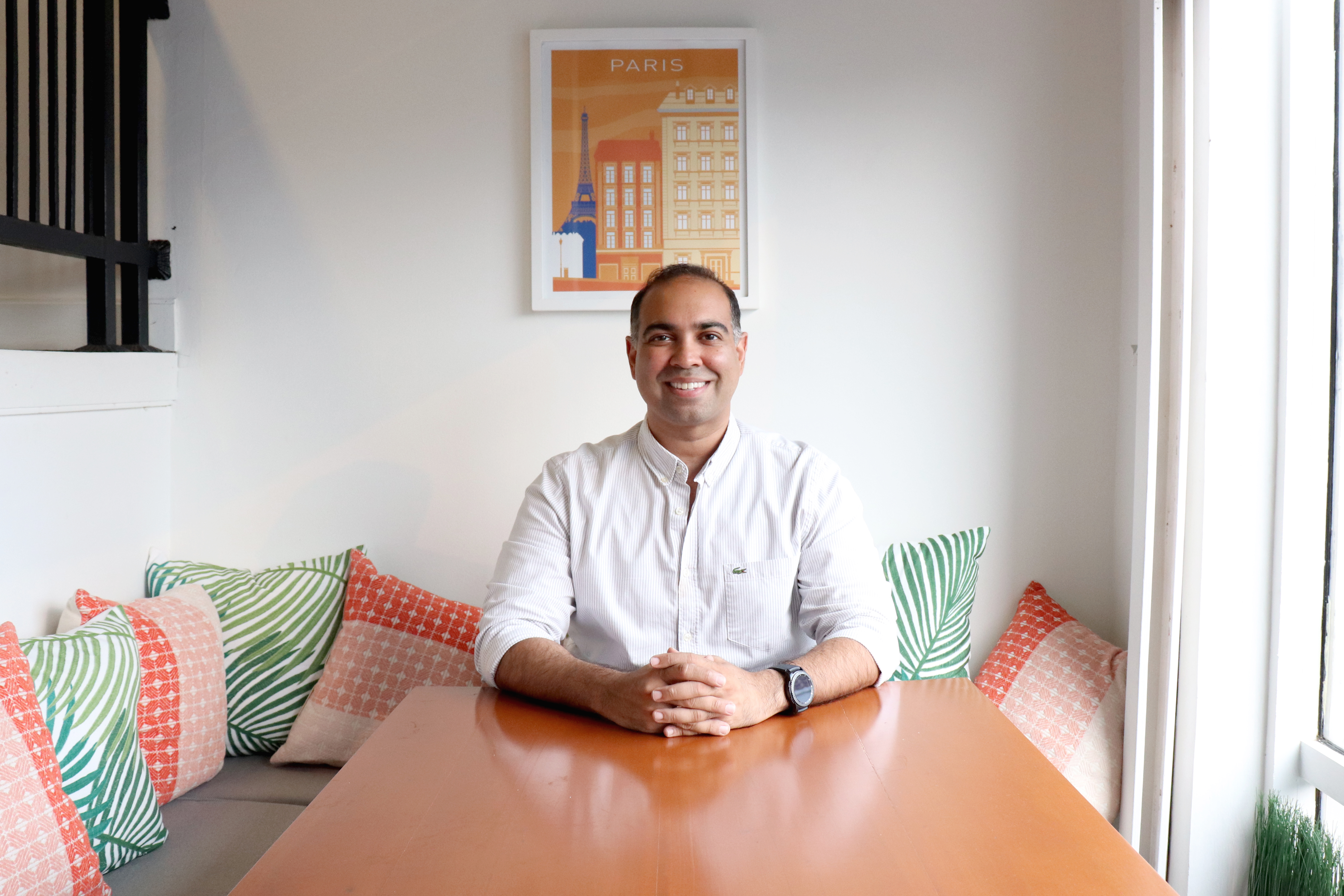 Portrait of Roger Mulchandani, Managing Director, Team Créatif