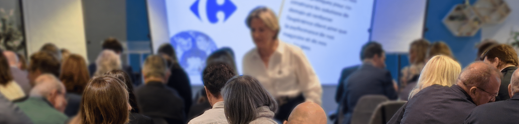 Carrefour Act for Food workshop: speaker in front of an audience